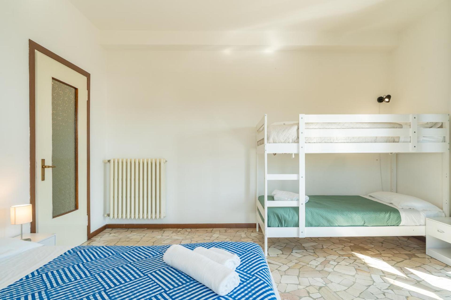 Spacious Apartment With Panoramic Views In Lecco Eksteriør billede